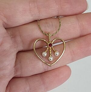 Vintage Boho Avon Red Garnet Pearl Open Heart Gold Plated Chain Pendant Necklace